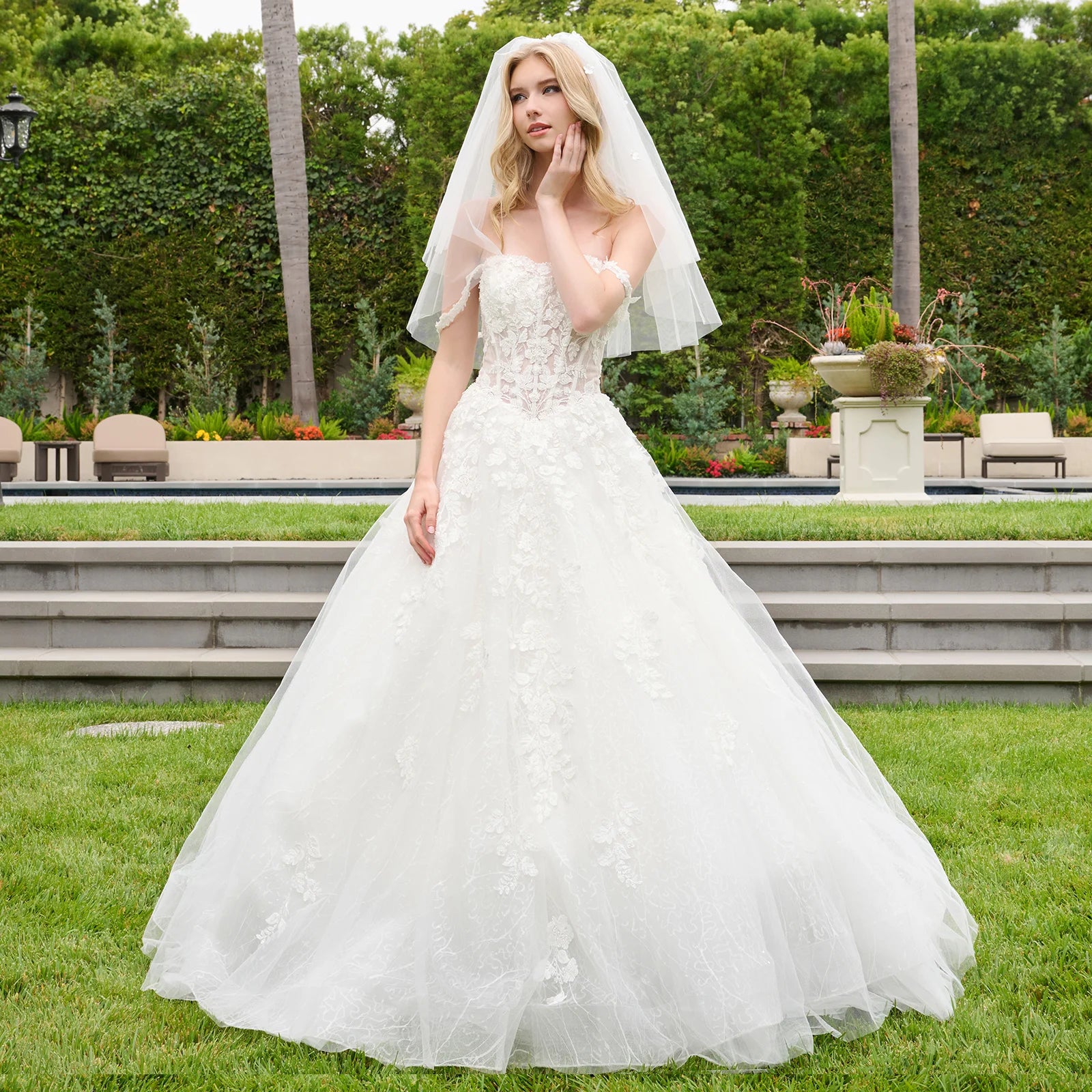 Sweetheart Floor-Length Lace Wedding Gown GLS GL3839