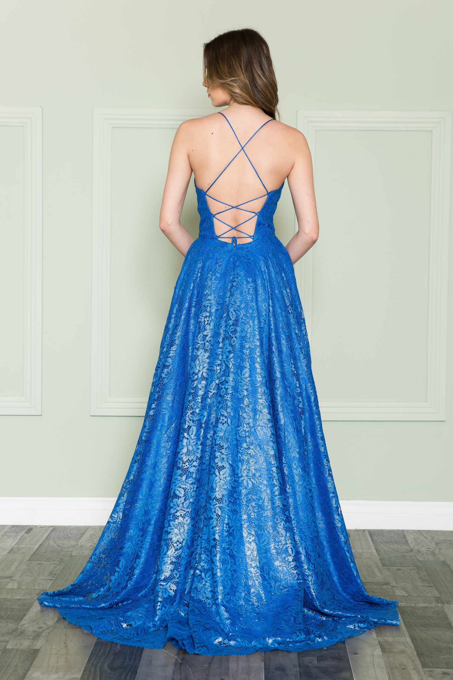 Royal Scoop Neck Floor-Length Lace Evening Gown with Open Back Poly USA 8862