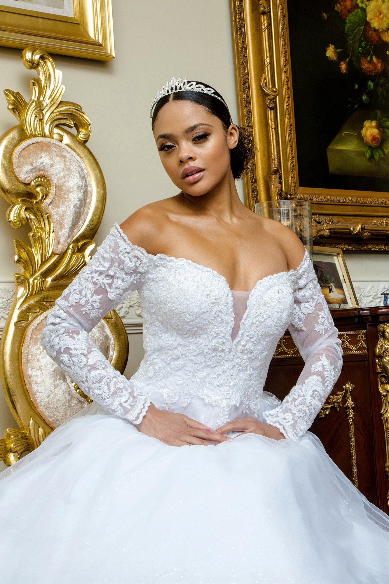 Luxury / Gorgeous Gold Wedding Dresses 2019 Ball Gown Off-The-Shoulder  Beading Tassel Lace Flower Sequins Short Sleeve Backless Royal Train