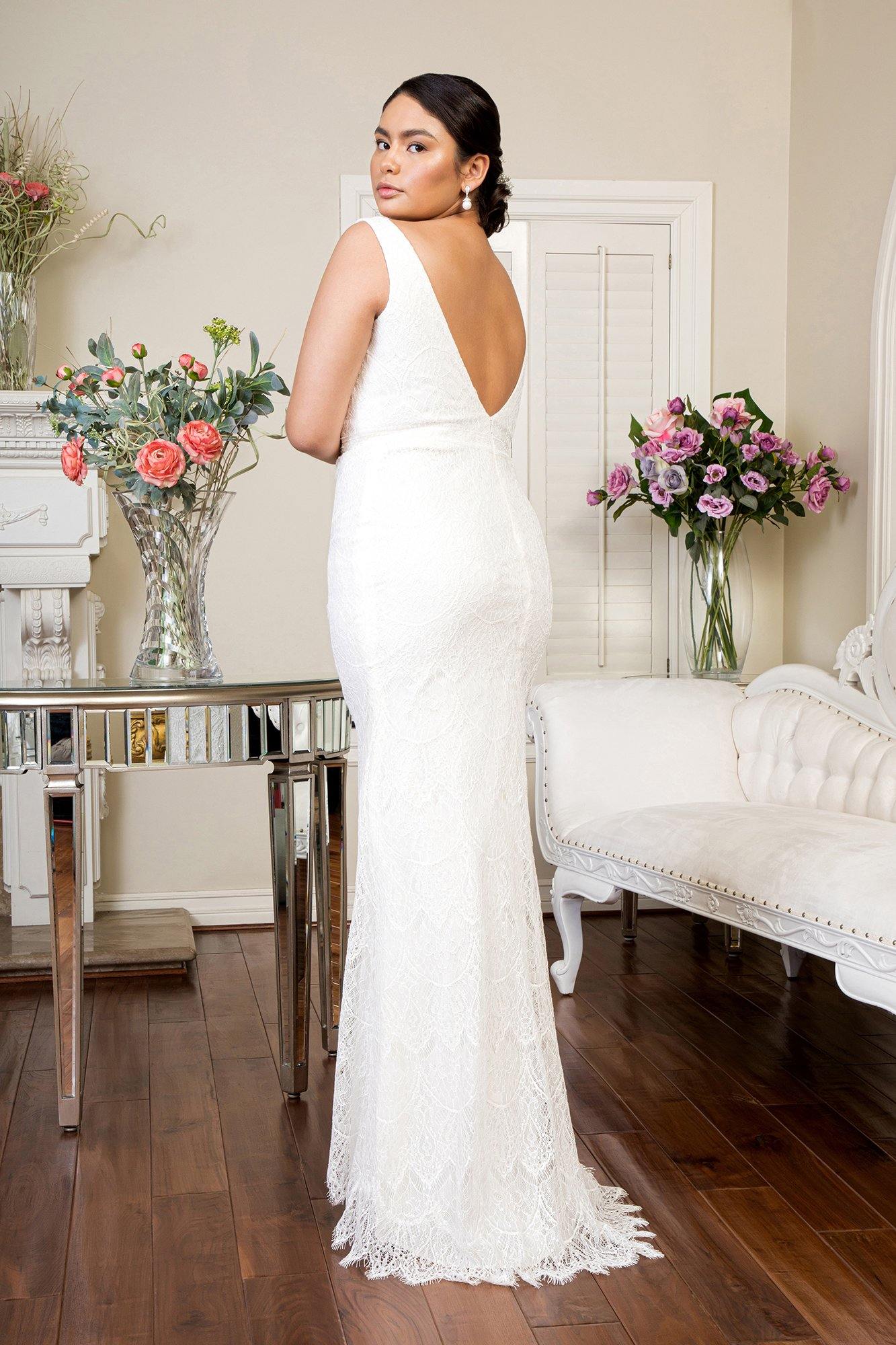 Long Sleeveless Lace Wedding Dress