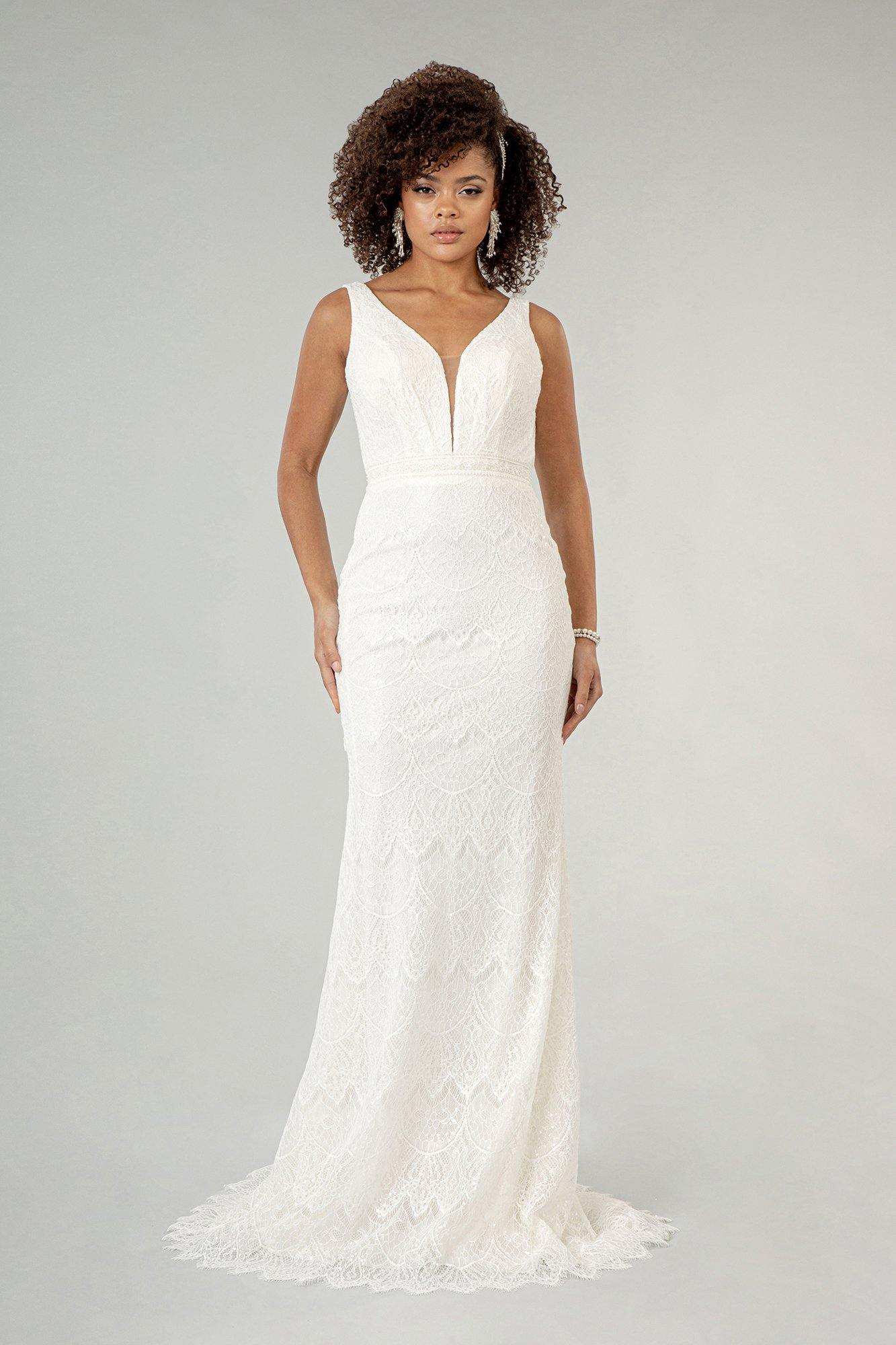Long Sleeveless Lace Wedding Dress