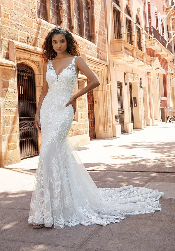 Long Lace Wedding Bridal Fitted Dress MGNY Madeline Gardner New York 2521