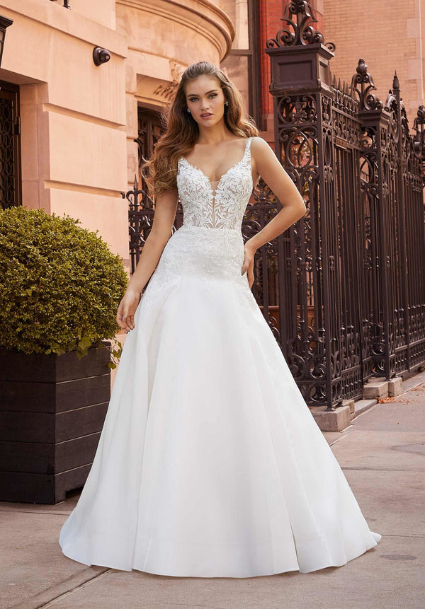 Lace Long Wedding Bridal Dress MGNY Madeline Gardner New York 2522
