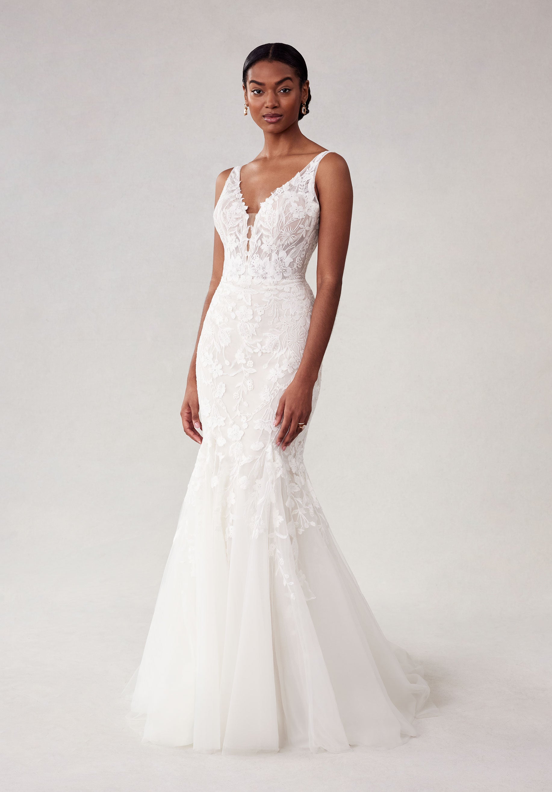 MGNY Madeline Gardner New York 2706 Long Bridal Gown Fitted Lace Wedding Dress - Ivory/Almond/Champagne/Honey / 14 MGNY Madeline Gardner New York 2706 Long Bridal Gown Fitted Lace Wedding Dress - Ivory/Almond/Champagne/Honey / 14