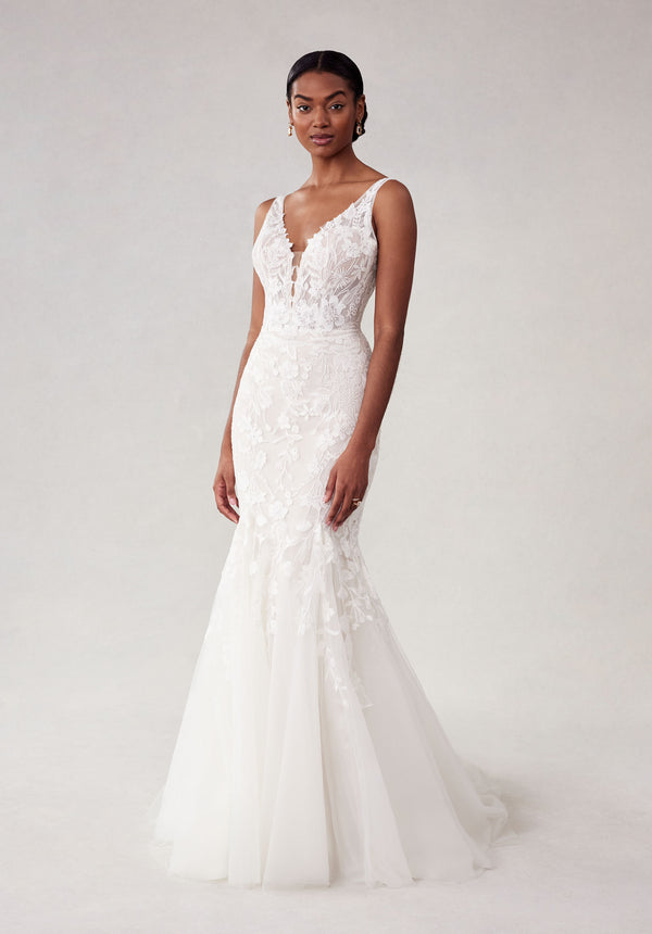 MGNY Madeline Gardner New York 2706 Long Bridal Gown Fitted Lace Wedding Dress