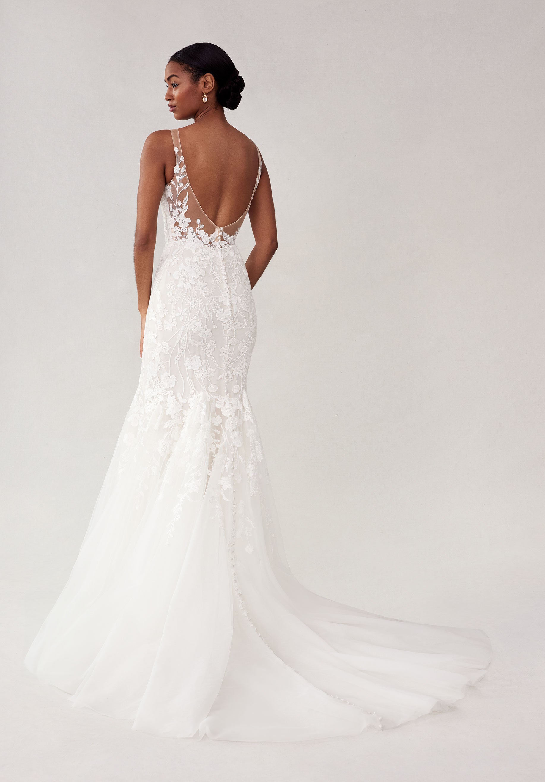 MGNY Madeline Gardner New York 2706 Long Bridal Gown Fitted Lace Wedding Dress - Ivory/Almond/Champagne/Honey / 14 MGNY Madeline Gardner New York 2706 Long Bridal Gown Fitted Lace Wedding Dress - Ivory/Almond/Champagne/Honey / 14