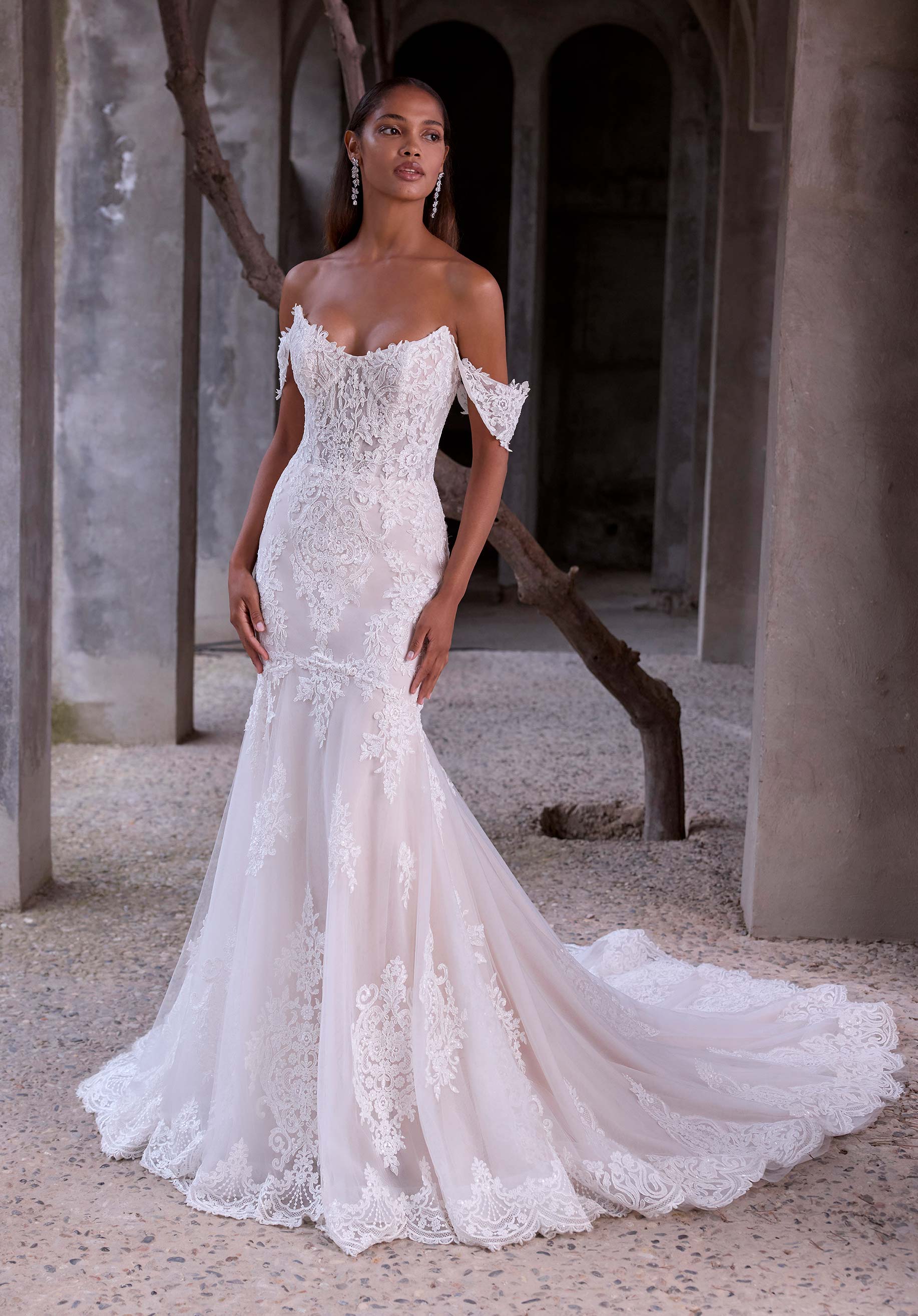 Long Wedding Bridal Lace Mermaid Dress MGNY Madeline Gardner New York 2901