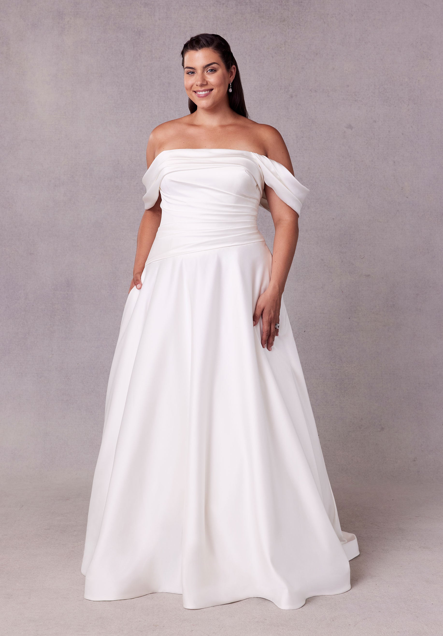 MGNY Madeline Gardner New York 3456 Long Plus Size A Line Wedding Dress - Ivory / 18W MGNY Madeline Gardner New York 3456 Long Plus Size A Line Wedding Dress - Ivory / 18W