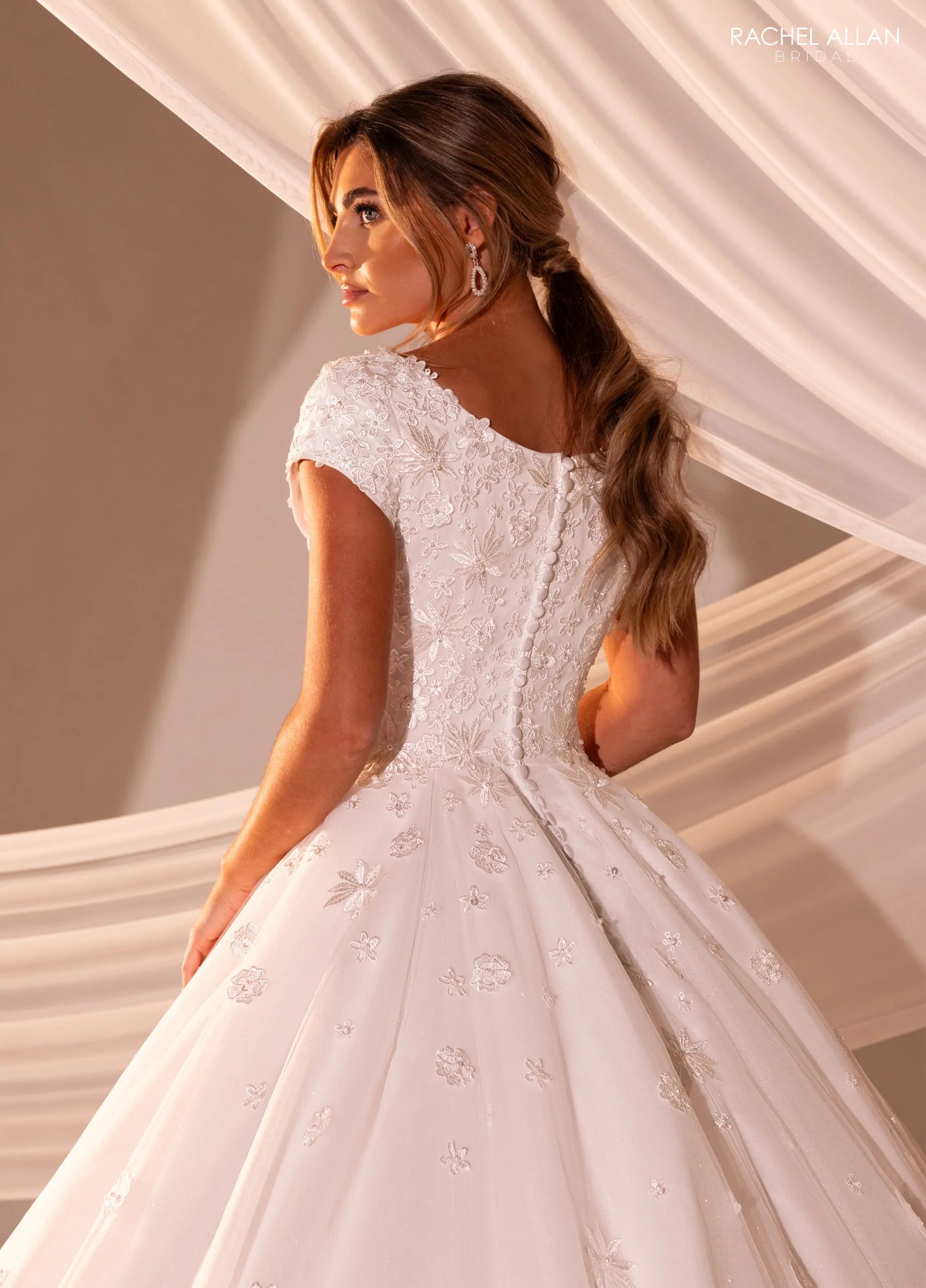 Ivory Scoop Neck Floor-Length Tulle Wedding Dress Ball Gown with Cap Sleeves Rachel Allan RB7010