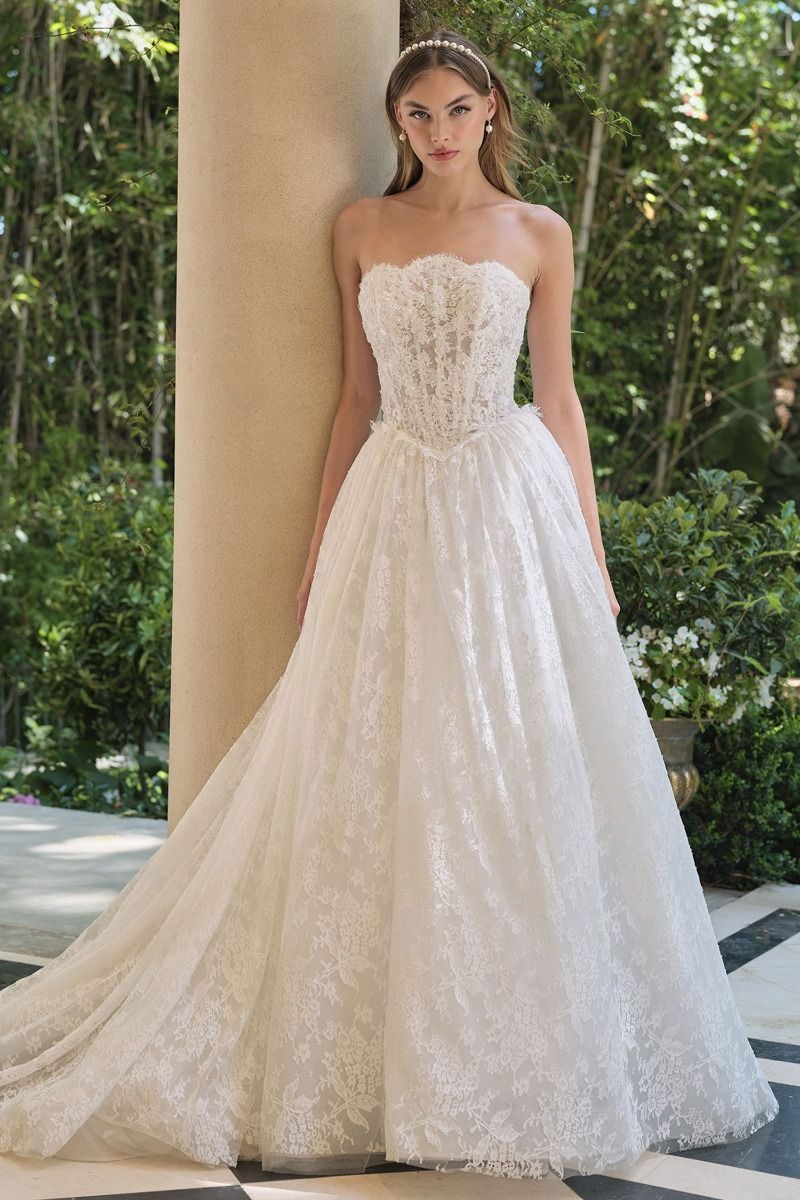WL061 - Andrea & Leo Antheia Lace Ball Gown| Lady Black Tie Off White / 12 WL061 - Andrea & Leo Antheia Lace Ball Gown| Lady Black Tie Off White / 12
