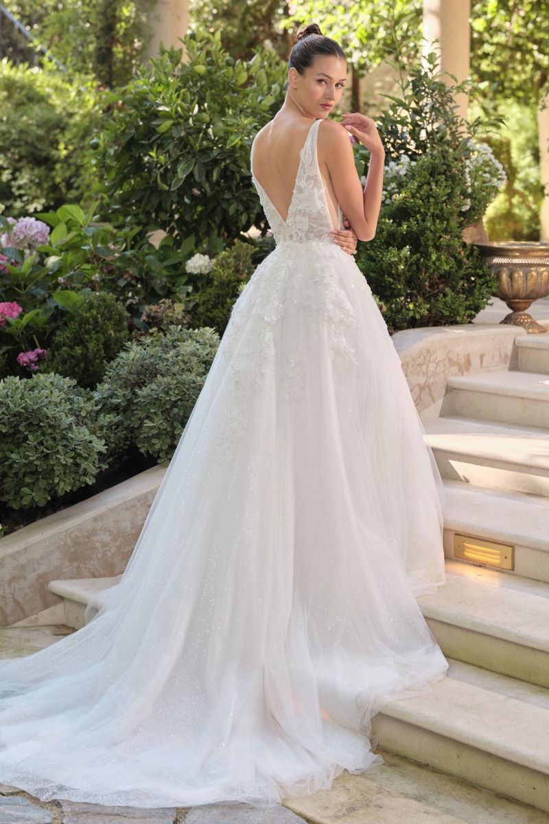Wedding Dresses Long A Line Bridal Gown Lace Applique Wedding Dress Off White