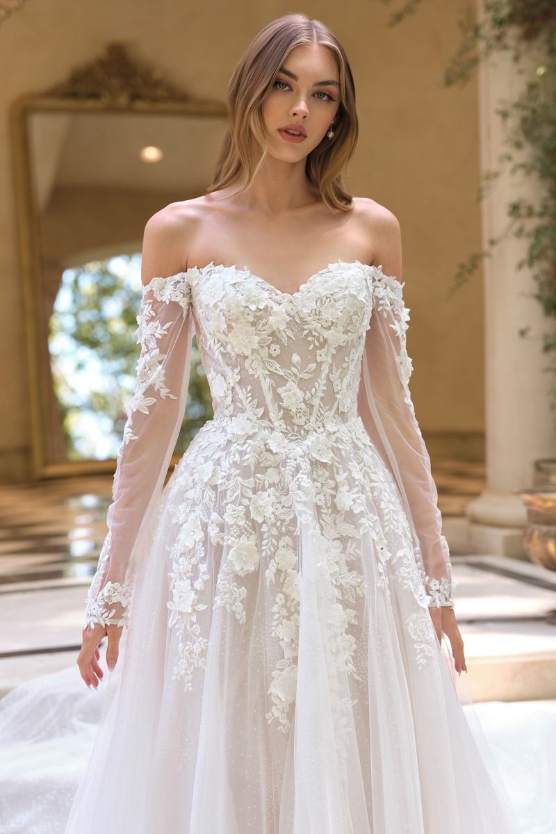 Wedding Dresses 3D Floral Applique Bridal Wedding Dress Off White Nude