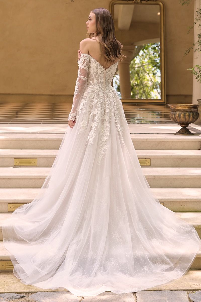Wedding Dresses 3D Floral Applique Bridal Wedding Dress Off White Nude