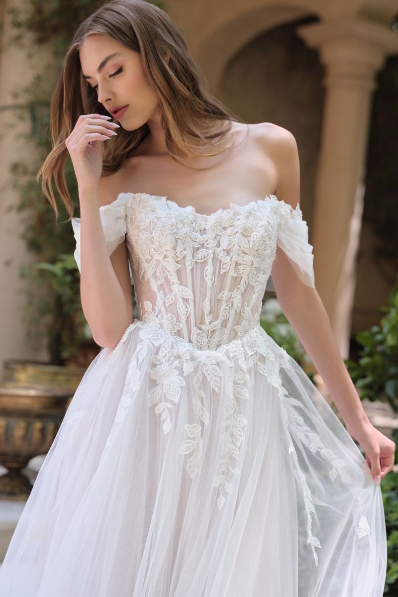Wedding Dresses Long Bridal Lace Applique A Line Wedding Dress Off White