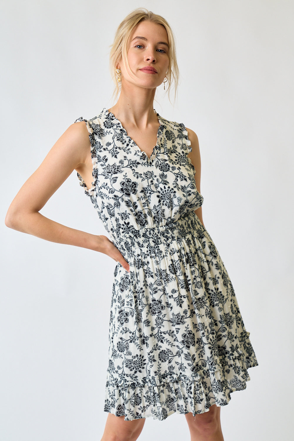 Cocktail Dresses Short Sleeveless V Neck Floral Dress White/Black