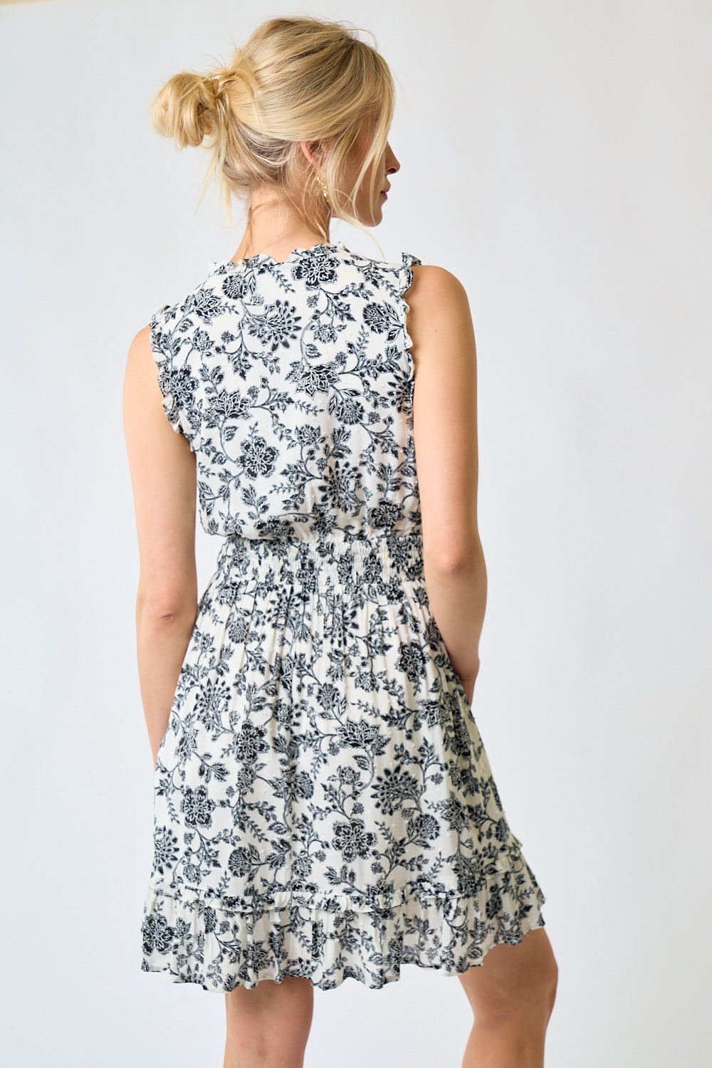 Cocktail Dresses Short Sleeveless V Neck Floral Dress White/Black