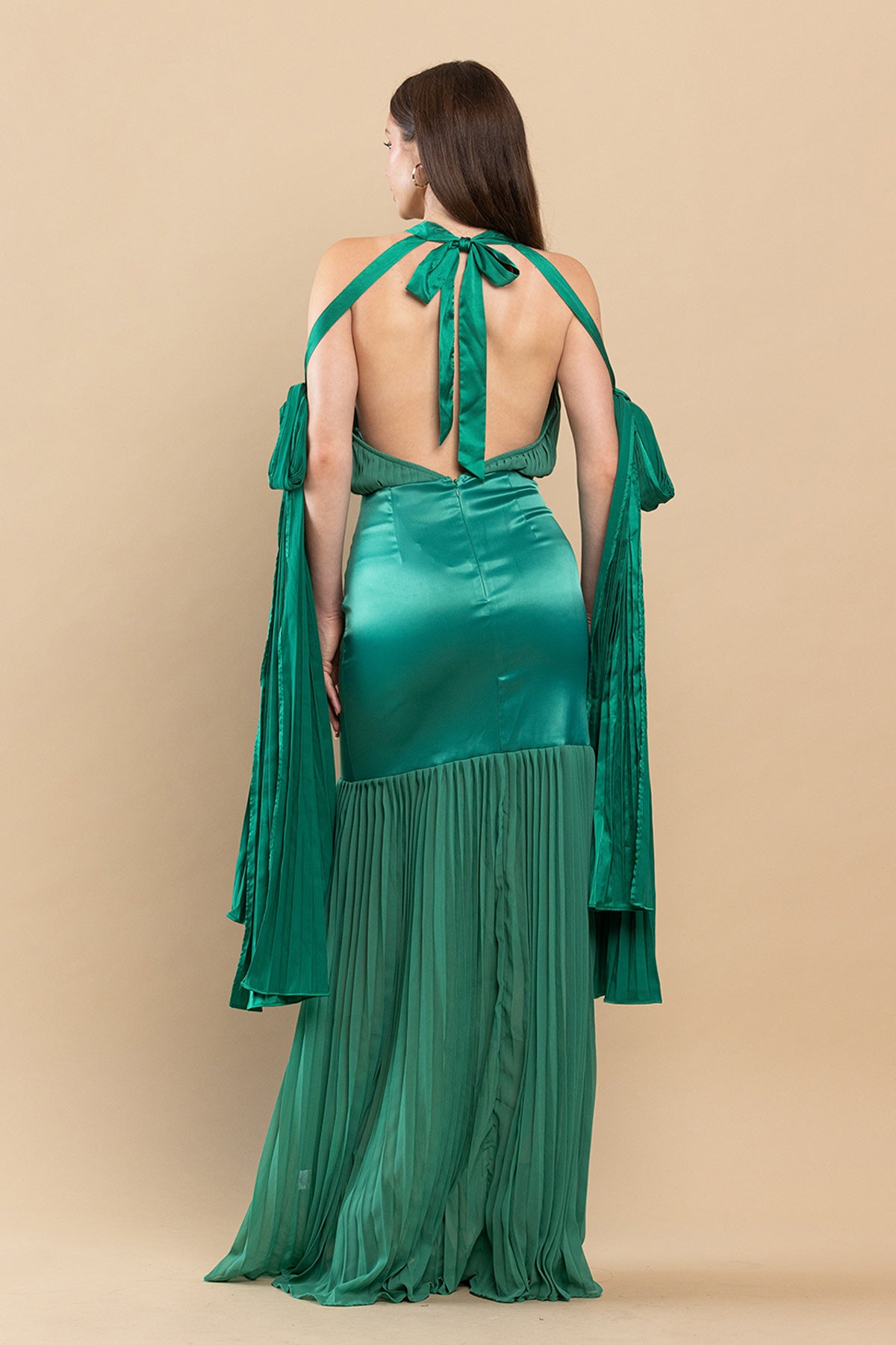 Elegant Champagne Mermaid Pleated Satin Ball Dress With Appliques