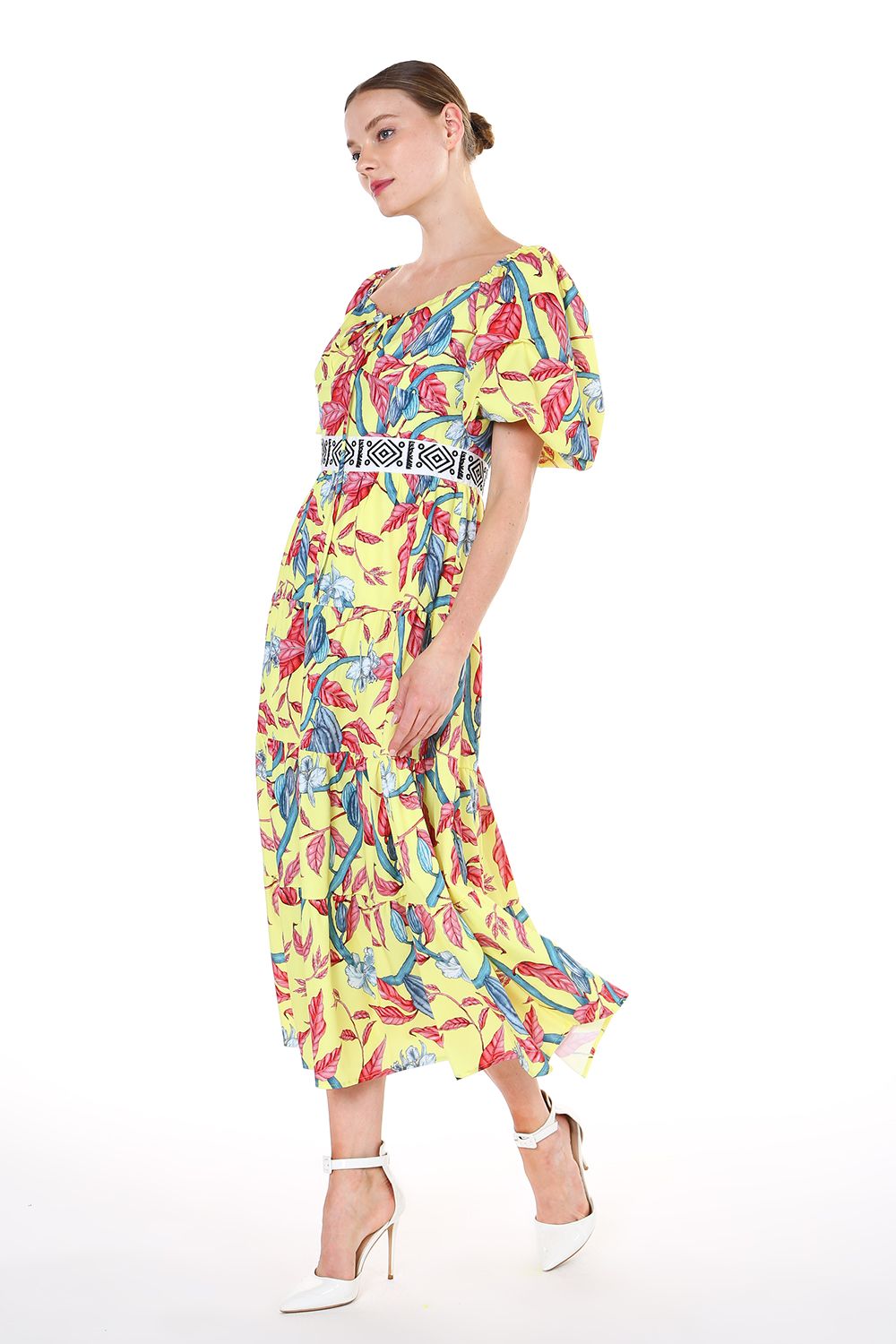 Short Puff Sleeve Sweetheart Neckline Midi Dress
