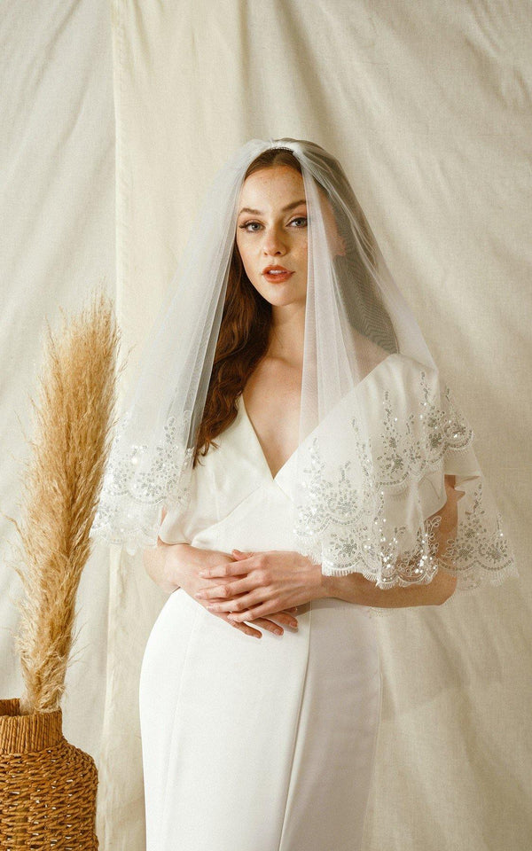 Wedding Short Waist Eyelash Lace Standard Veil